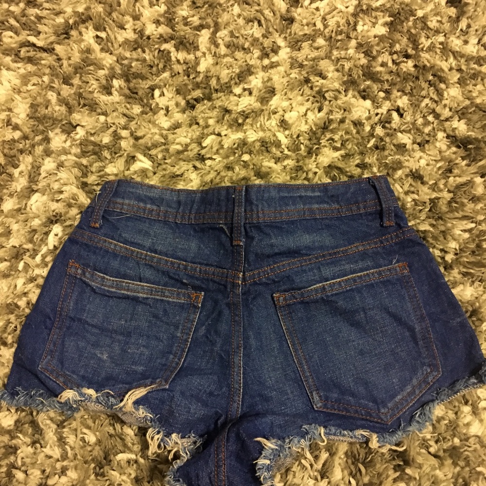 Shorts - Picture 3 of 4